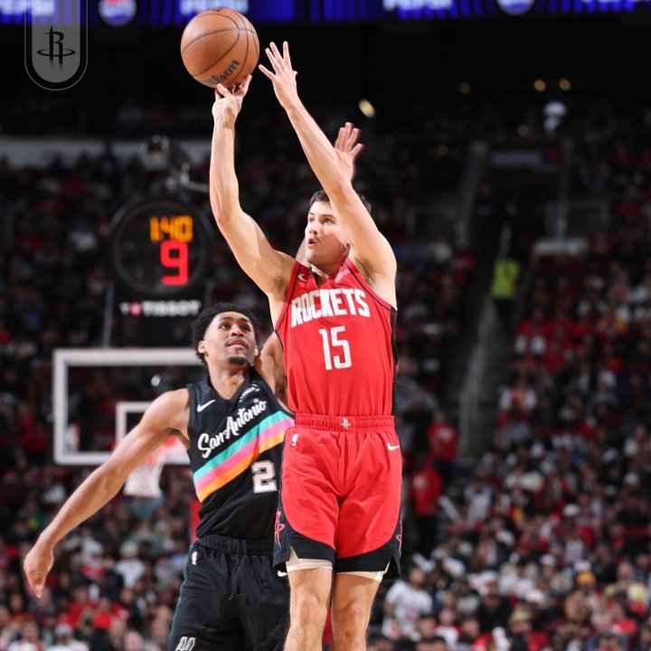 爱游戏娱乐-极夜逆转——火箭如何用一场“赌命式”的胜利捅破西部天花板？