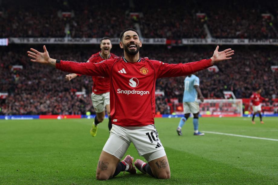 英超-姆伯莫破门多尔古建功 曼联2-0完胜曼城