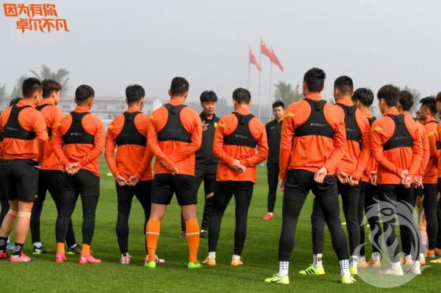 爱游戏-李霄鹏“金句”动员：希望武汉队不在球场上“谦虚”